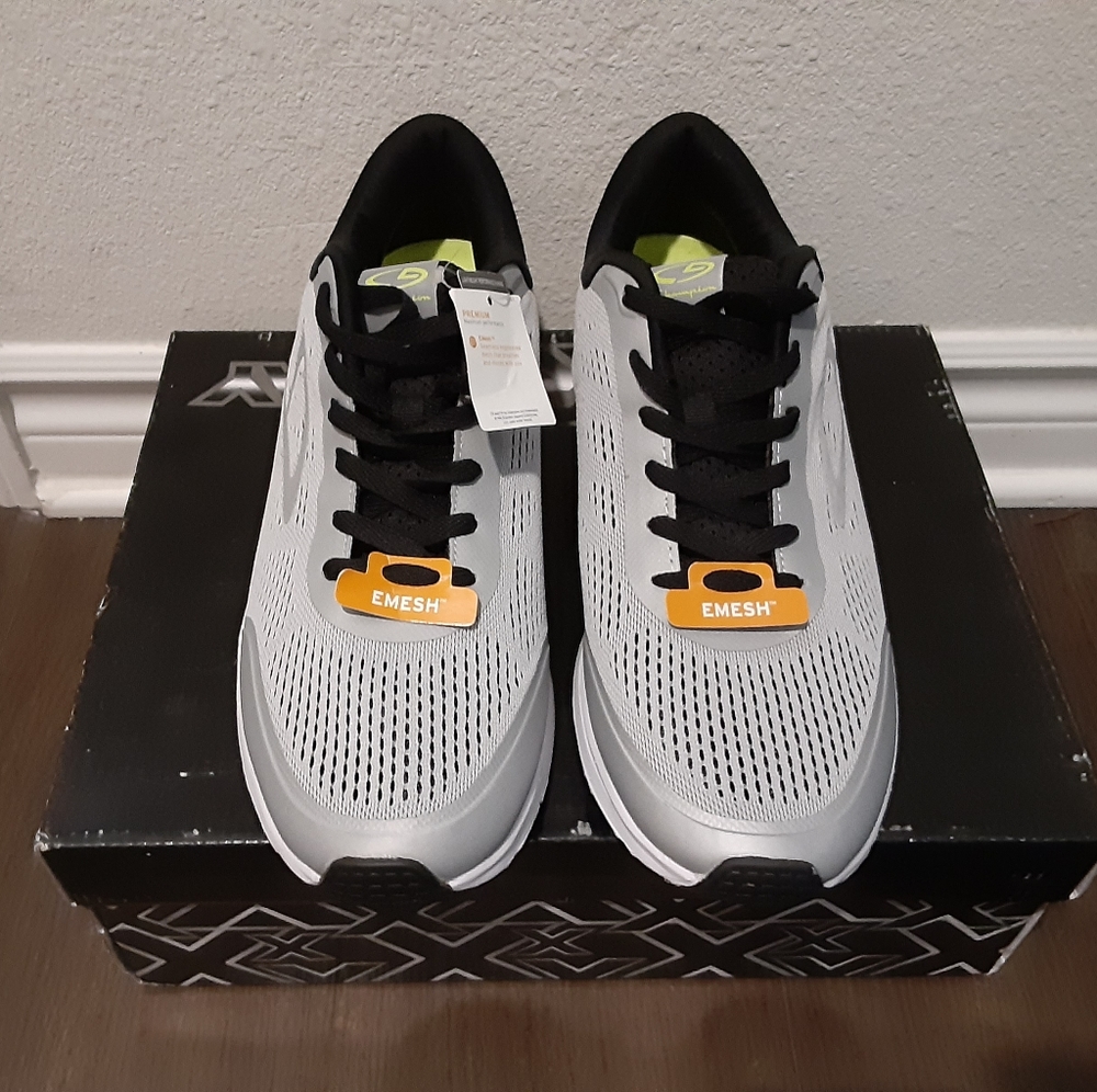 Champion - Picture 3 of 5
